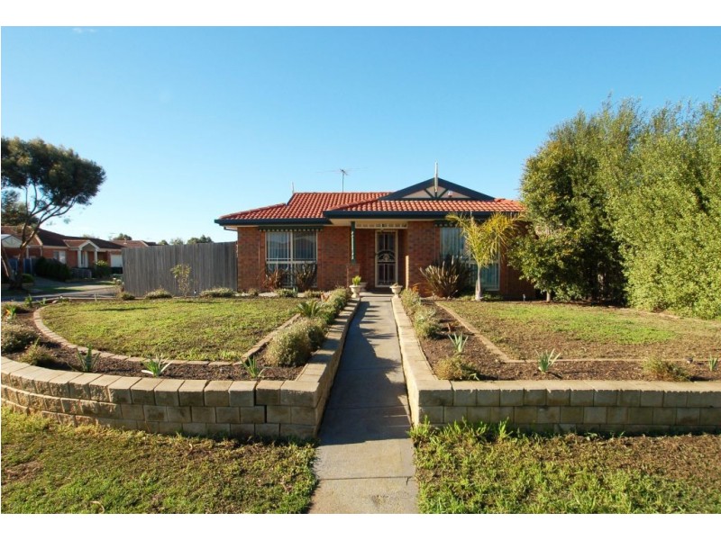 34 Murchison Drive, Roxburgh Park VIC 3064