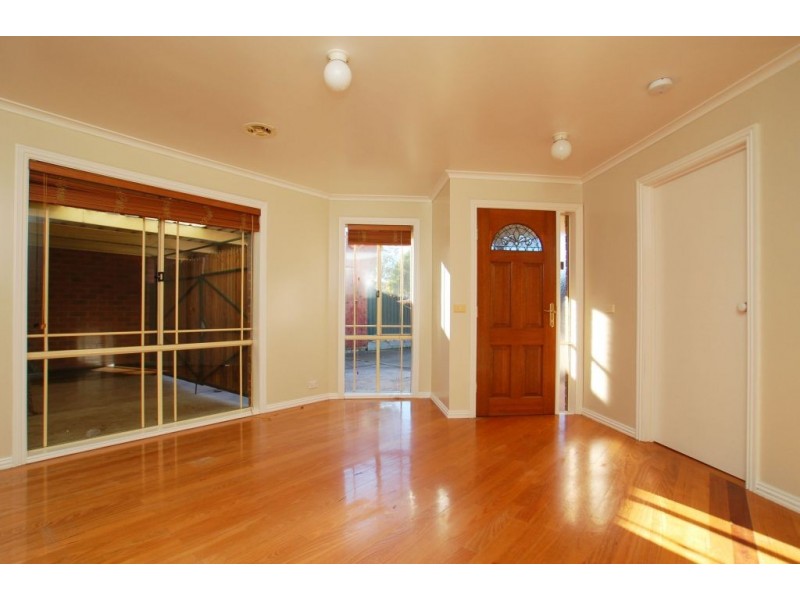 8 Gathray Court, Roxburgh Park VIC 3064