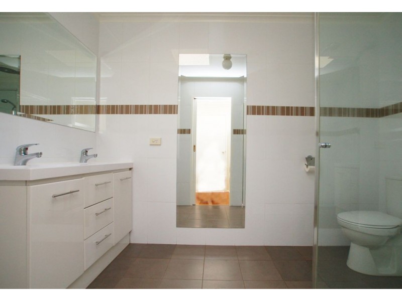 8 Gathray Court, Roxburgh Park VIC 3064