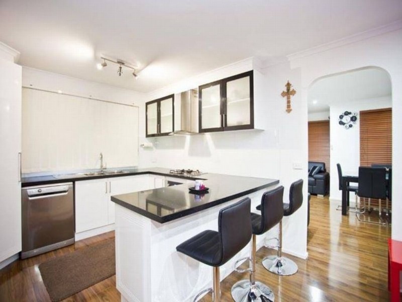 24 Hibiscus Court, Meadow Heights VIC 3048