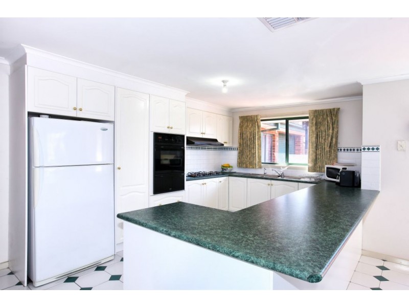 20 Lincolne Crescent, Roxburgh Park VIC 3064