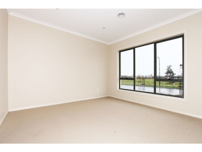 6 Clapham Way, Craigieburn VIC 3064