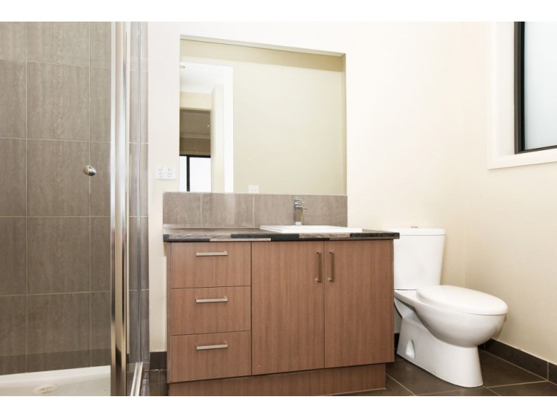 6 Clapham Way, Craigieburn VIC 3064