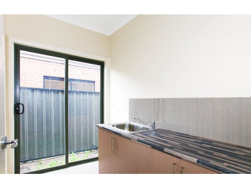 6 Clapham Way, Craigieburn VIC 3064