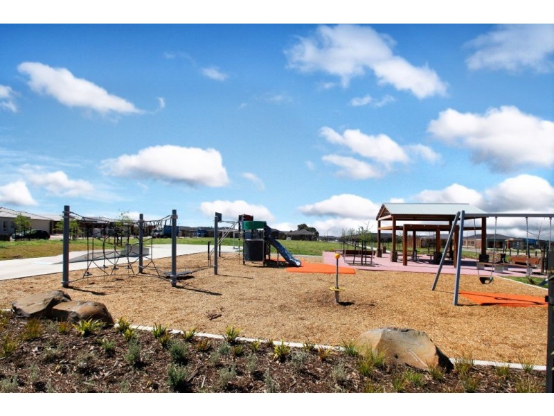 6 Clapham Way, Craigieburn VIC 3064