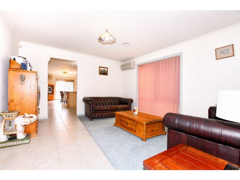 30 Serpens court, Roxburgh Park VIC 3064