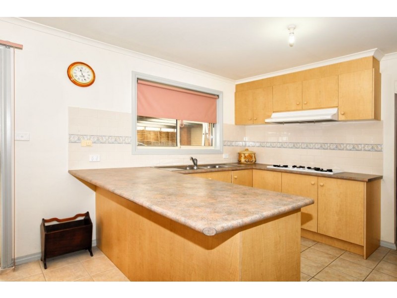 30 Serpens court, Roxburgh Park VIC 3064