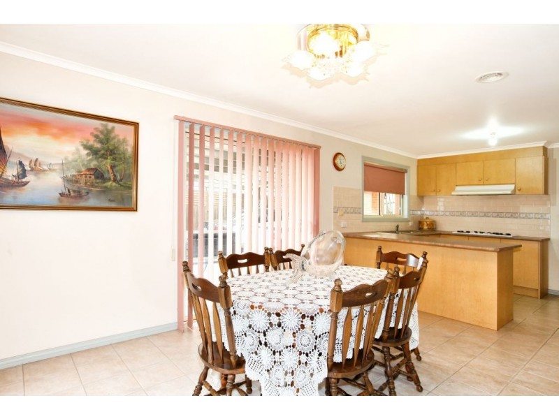 30 Serpens court, Roxburgh Park VIC 3064