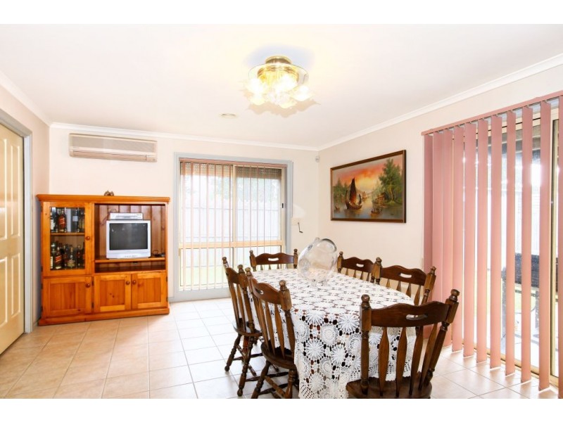 30 Serpens court, Roxburgh Park VIC 3064