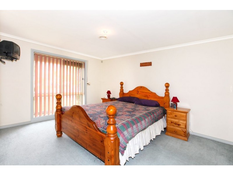 30 Serpens court, Roxburgh Park VIC 3064