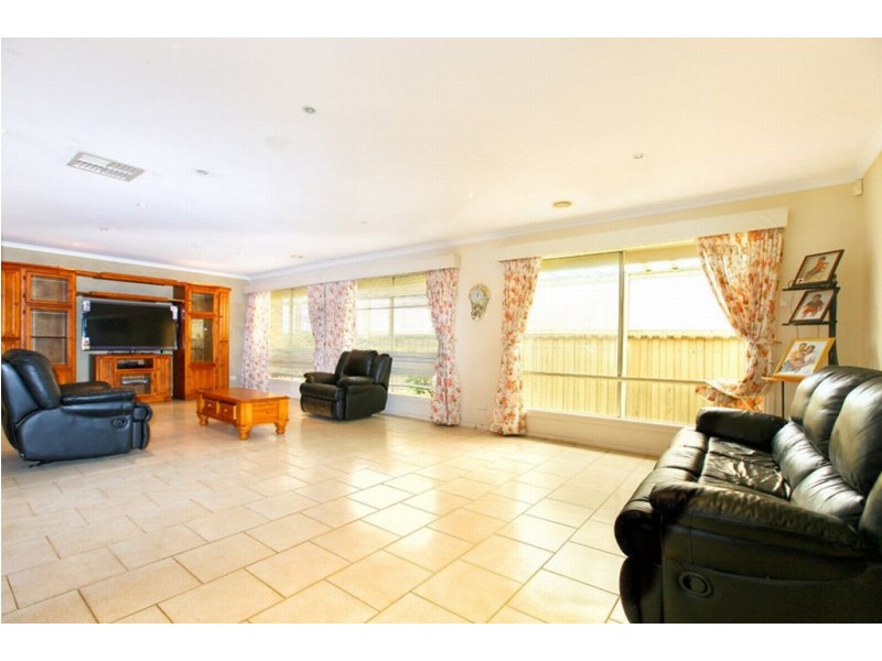 17 Hemsworth Court, Roxburgh Park VIC 3064