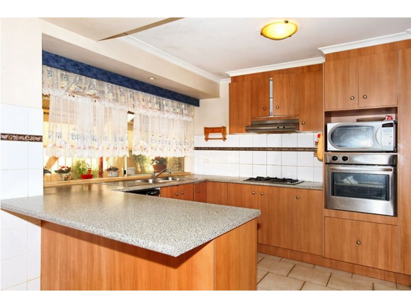 17 Hemsworth Court, Roxburgh Park VIC 3064