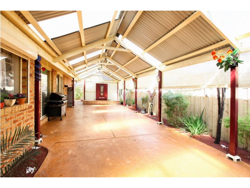 17 Hemsworth Court, Roxburgh Park VIC 3064