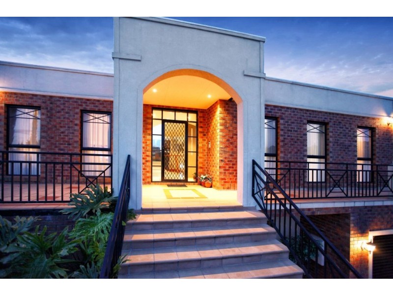 75 Stonebridge Way, Attwood VIC 3049