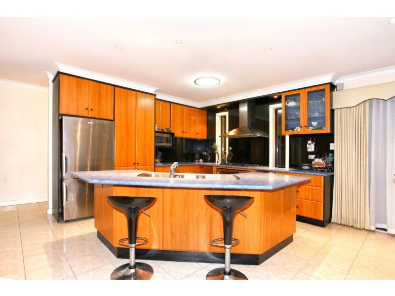 75 Stonebridge Way, Attwood VIC 3049