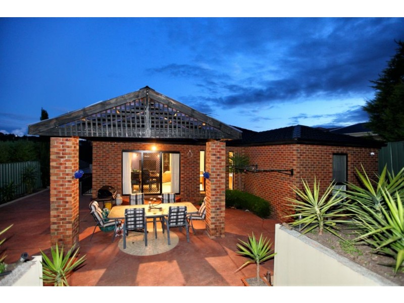 75 Stonebridge Way, Attwood VIC 3049