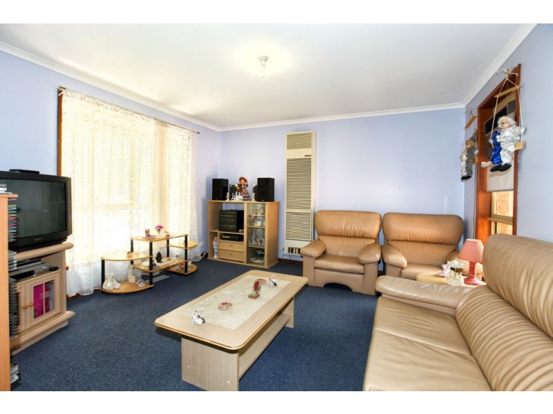 2/2 Karoonda Court, Meadow Heights VIC 3048