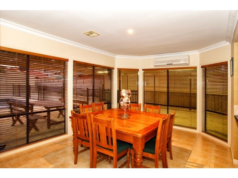 3 Esla Drive, Roxburgh Park VIC 3064