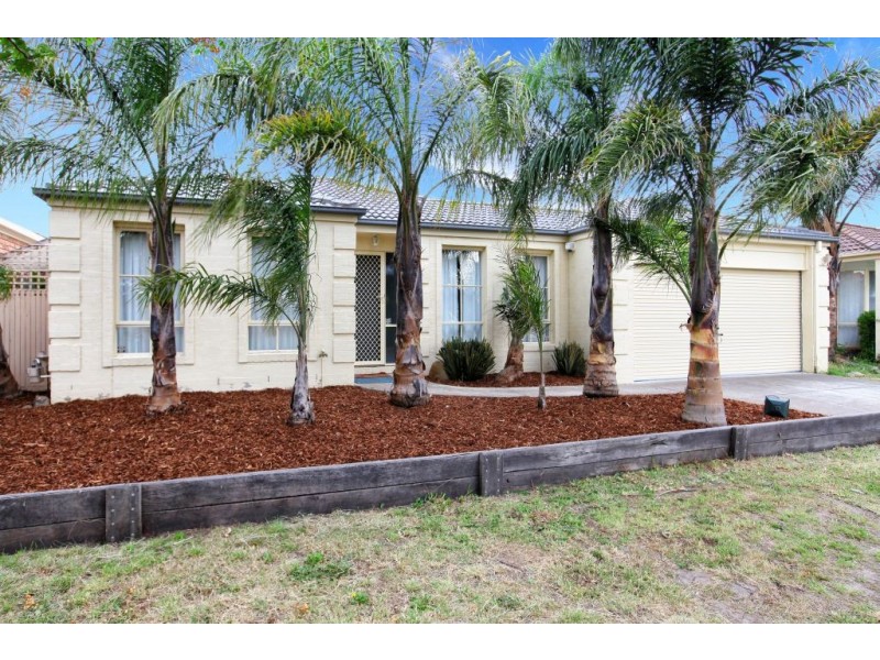 19 Orion Way, Roxburgh Park VIC 3064