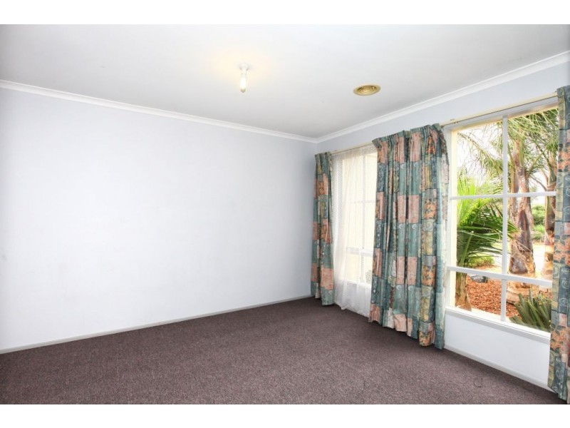 19 Orion Way, Roxburgh Park VIC 3064