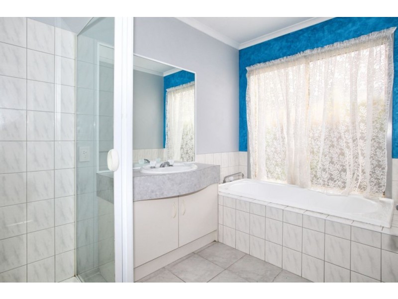 19 Orion Way, Roxburgh Park VIC 3064