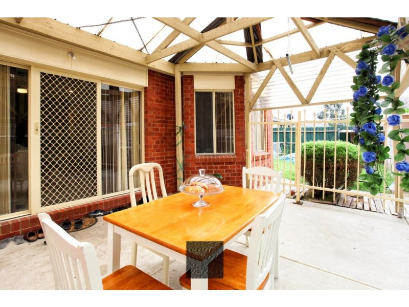 12 Shortridge Circuit, Roxburgh Park VIC 3064