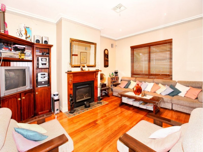 7 McGuire Court, Greenvale VIC 3059