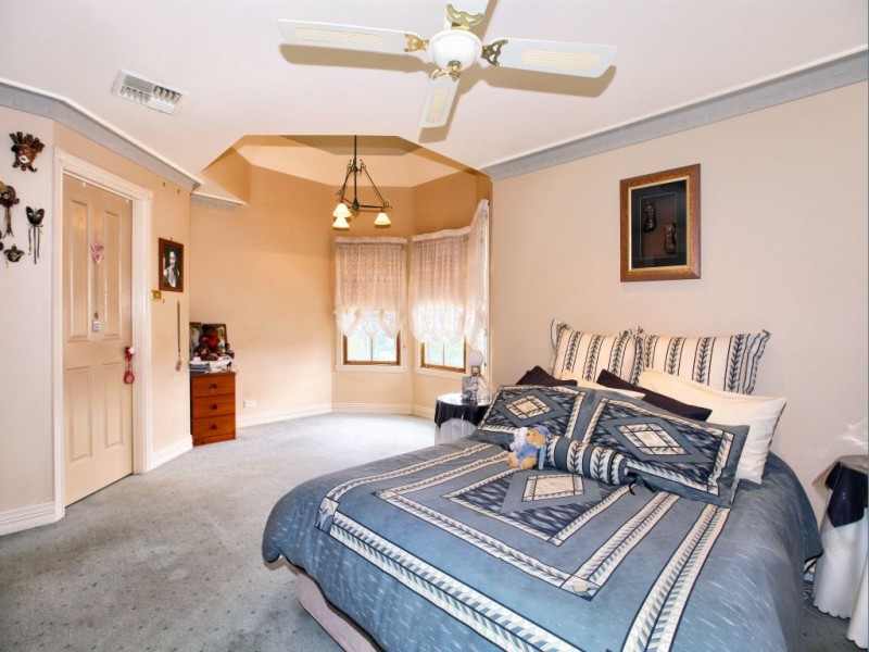 7 McGuire Court, Greenvale VIC 3059