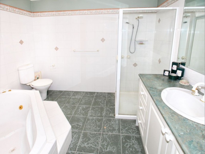 7 McGuire Court, Greenvale VIC 3059