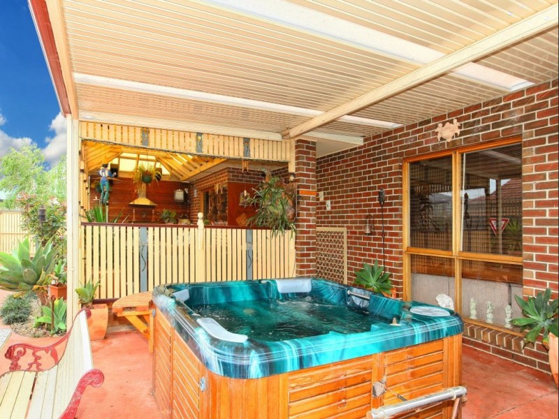 7 McGuire Court, Greenvale VIC 3059