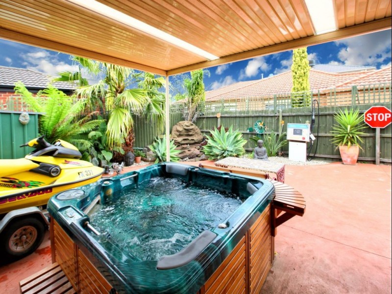 7 McGuire Court, Greenvale VIC 3059