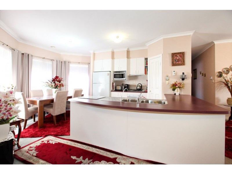 2 Simeto Way, Roxburgh Park VIC 3064