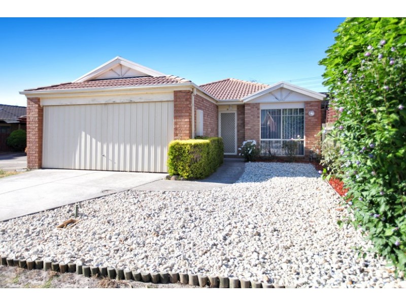 19 Sheridan Way, Roxburgh Park VIC 3064