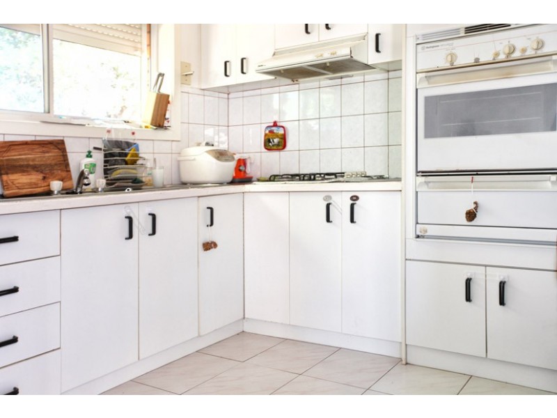 2/17 Mitta Mitta Way, Meadow Heights VIC 3048