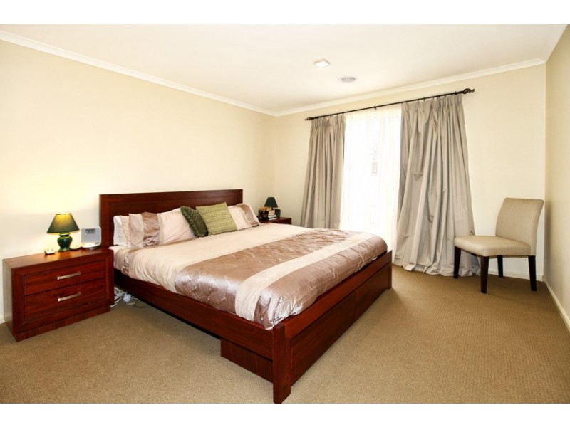 13 Fraserburg Crescent, Greenvale VIC 3059