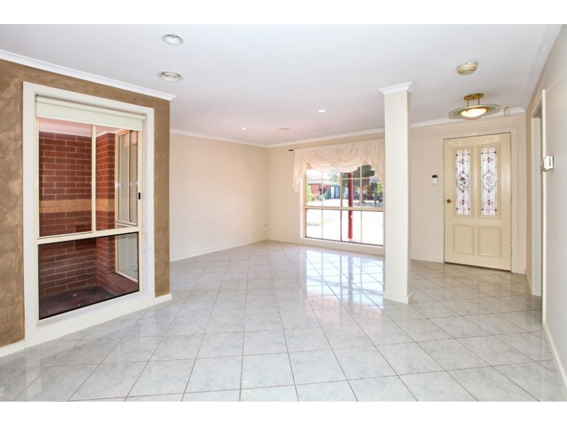 7 Nixon Court, Roxburgh Park VIC 3064