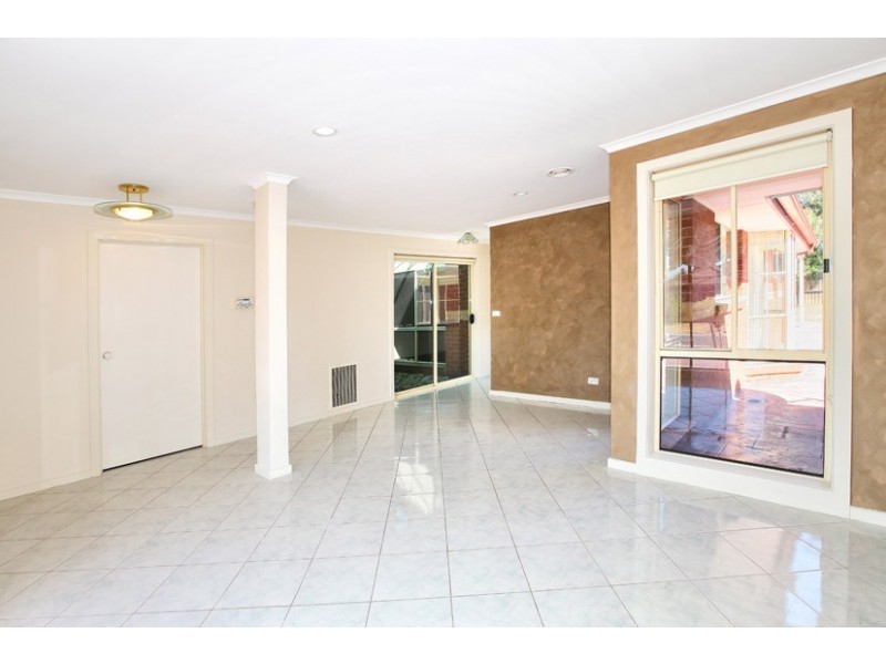 7 Nixon Court, Roxburgh Park VIC 3064