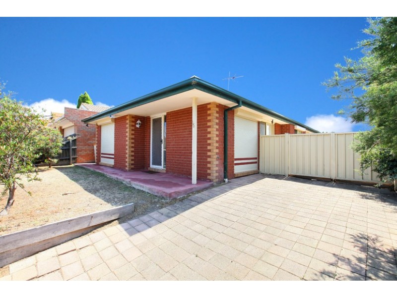 15 Reading Close, Roxburgh Park VIC 3064