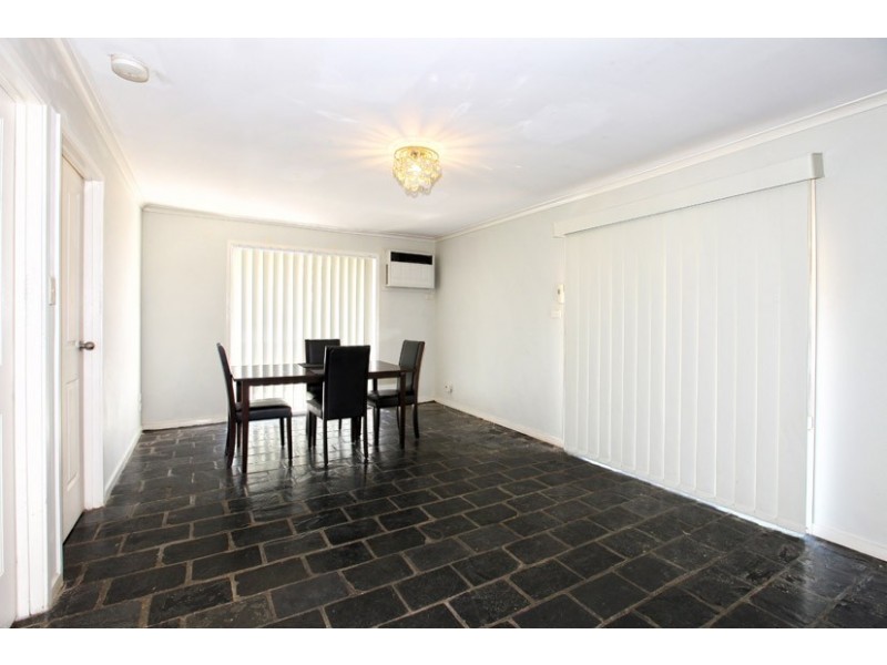 15 Reading Close, Roxburgh Park VIC 3064