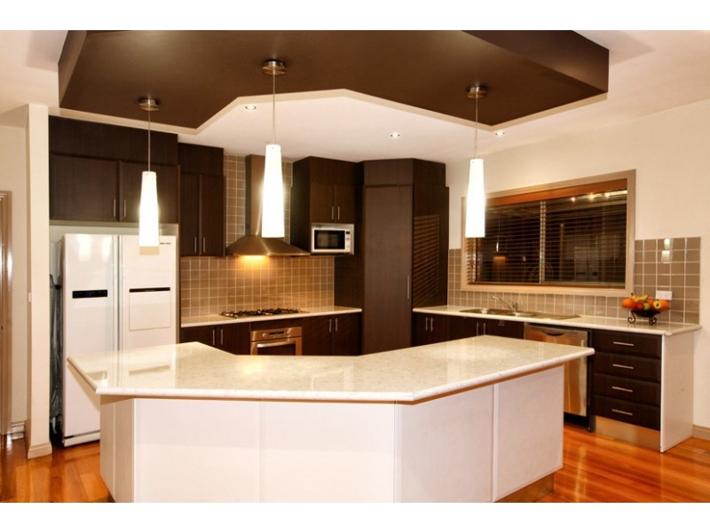 3 Snowden Place, Roxburgh Park VIC 3064