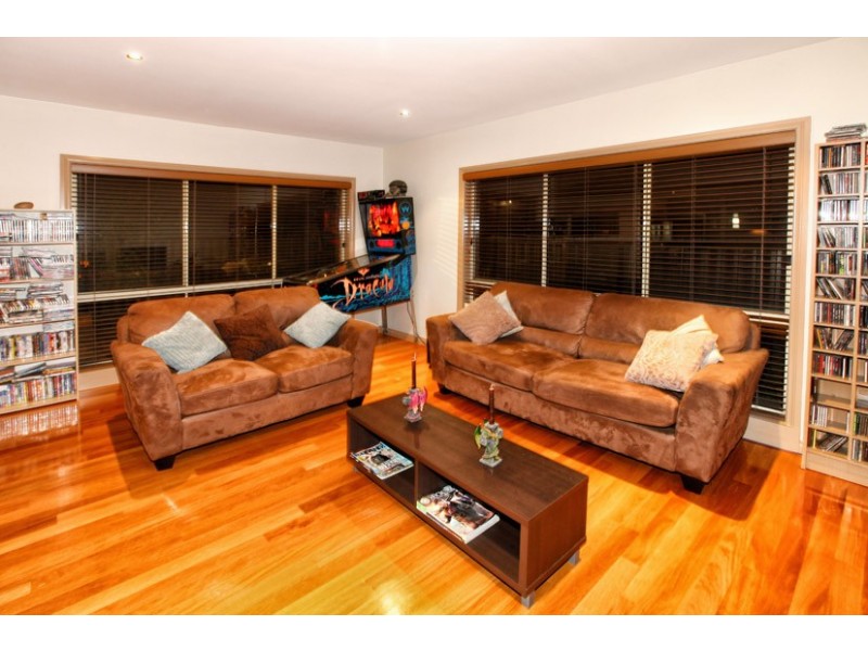 3 Snowden Place, Roxburgh Park VIC 3064