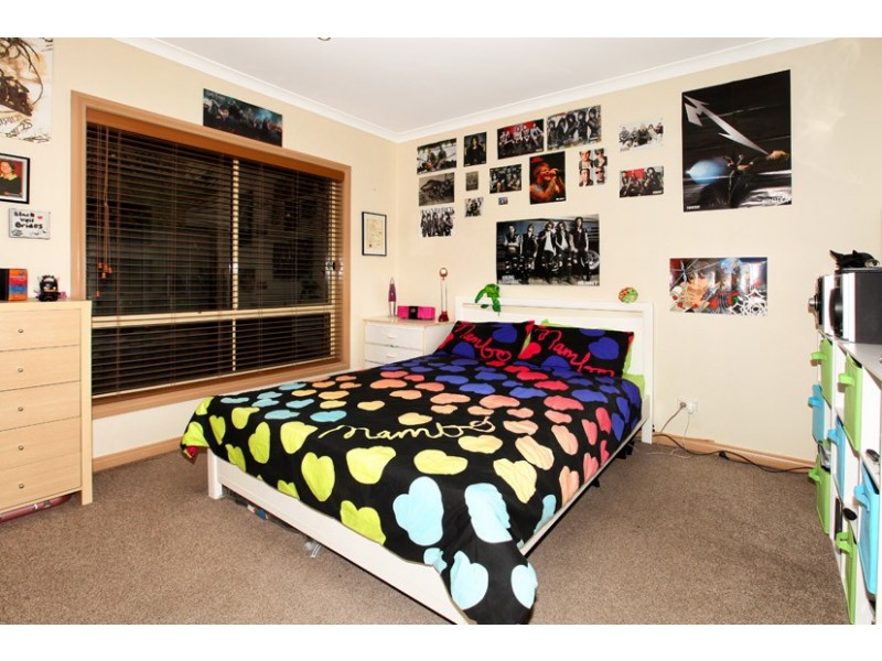 3 Snowden Place, Roxburgh Park VIC 3064