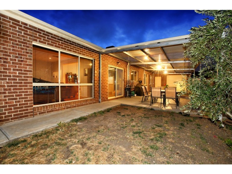 3 Snowden Place, Roxburgh Park VIC 3064