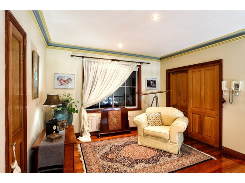 44 Ravenhill Boulevard, Roxburgh Park VIC 3064