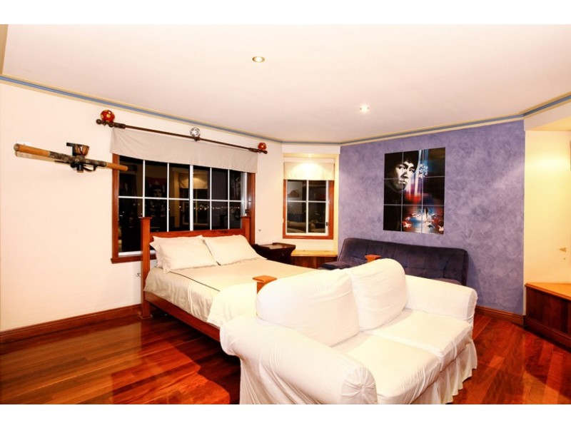 44 Ravenhill Boulevard, Roxburgh Park VIC 3064