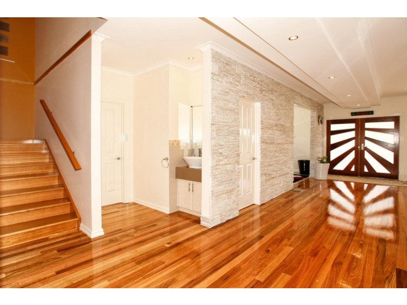 13 Bickerton Way, Roxburgh Park VIC 3064