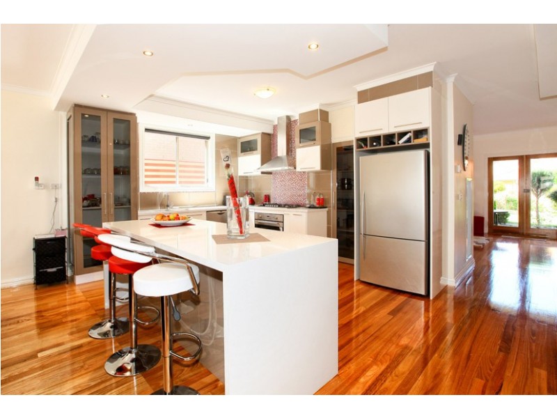 13 Bickerton Way, Roxburgh Park VIC 3064