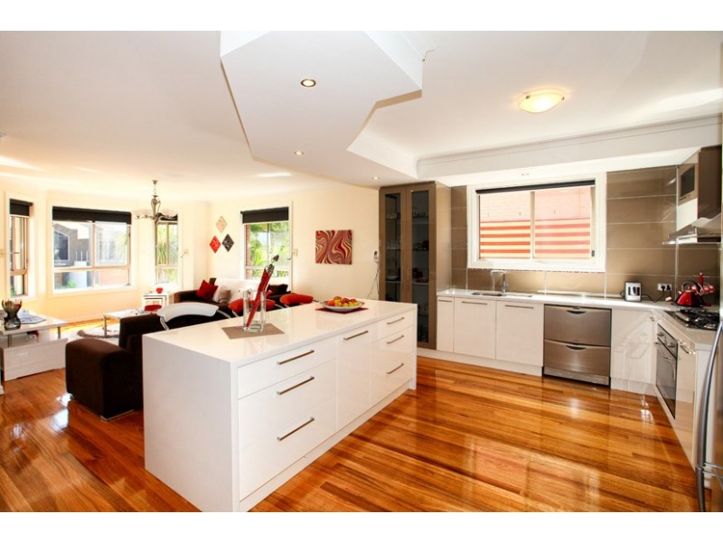 13 Bickerton Way, Roxburgh Park VIC 3064