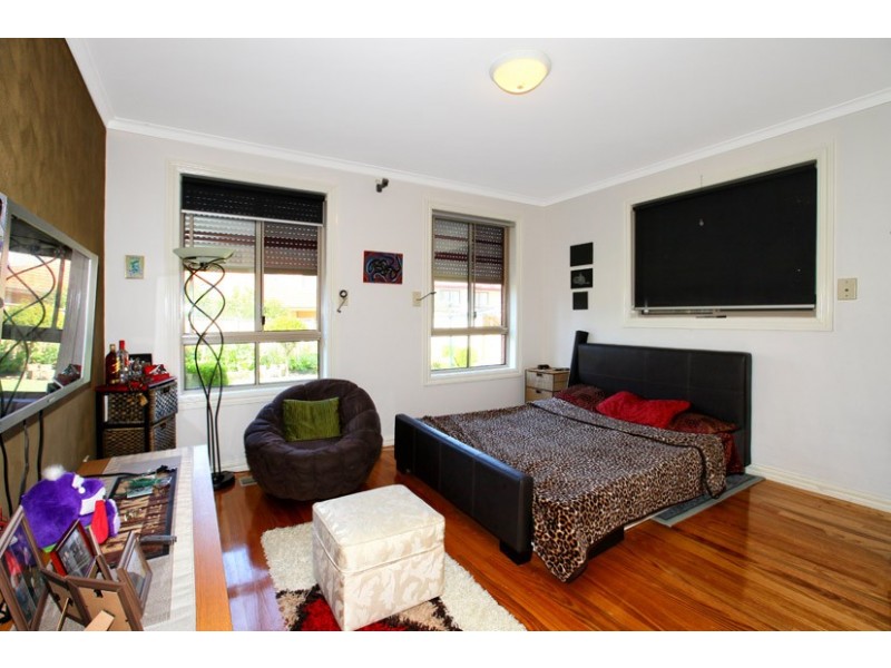 13 Bickerton Way, Roxburgh Park VIC 3064