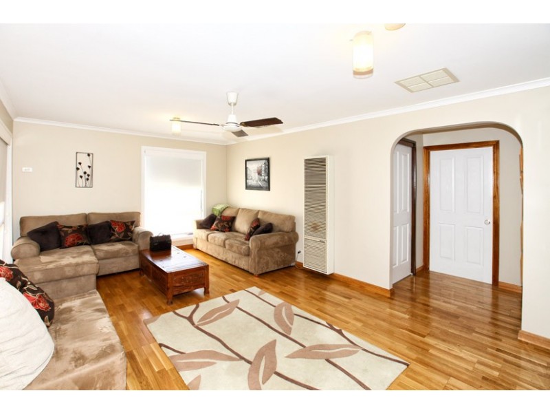 16 Balook Court, Meadow Heights VIC 3048